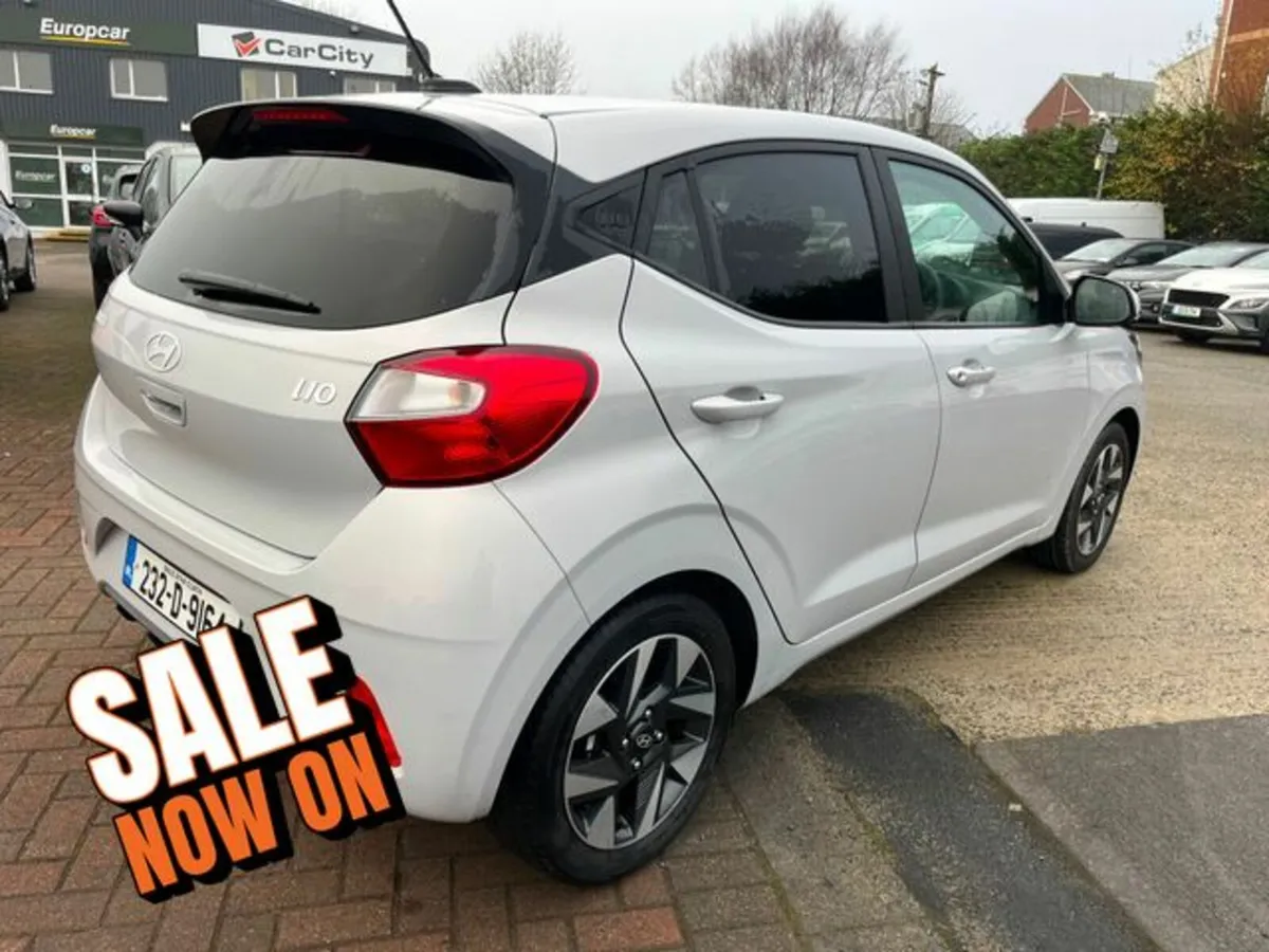 Hyundai i10 Deluxe Plus 5DR - Image 4