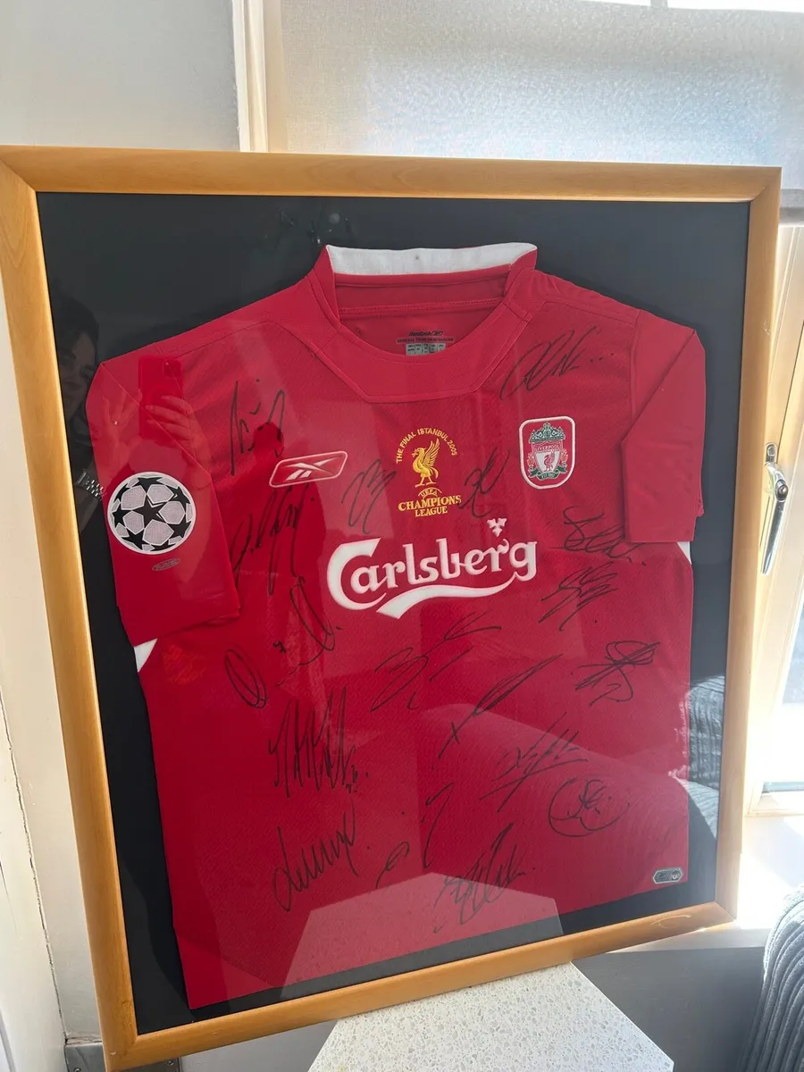 Liverpool signed 2005 champions league winning tea - Image 1