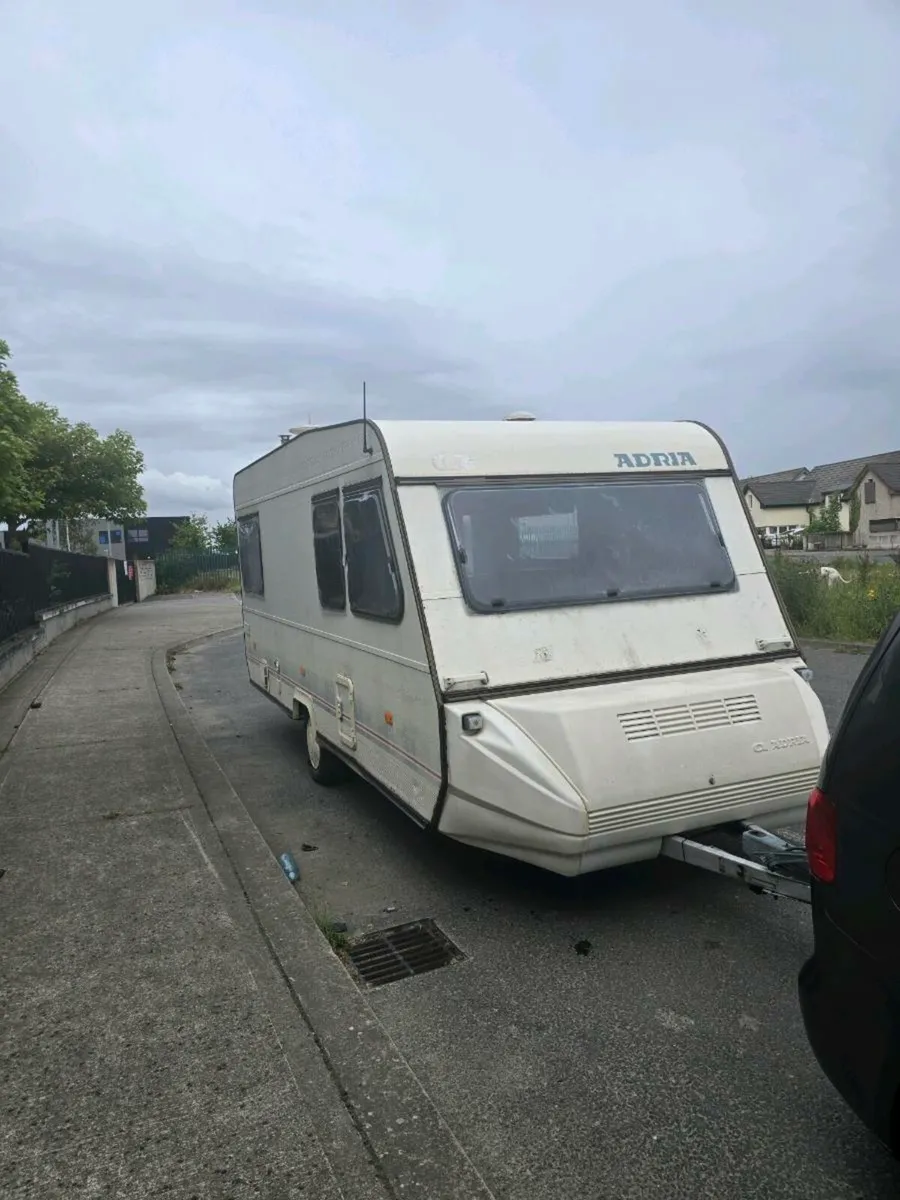 Caravan - Image 2
