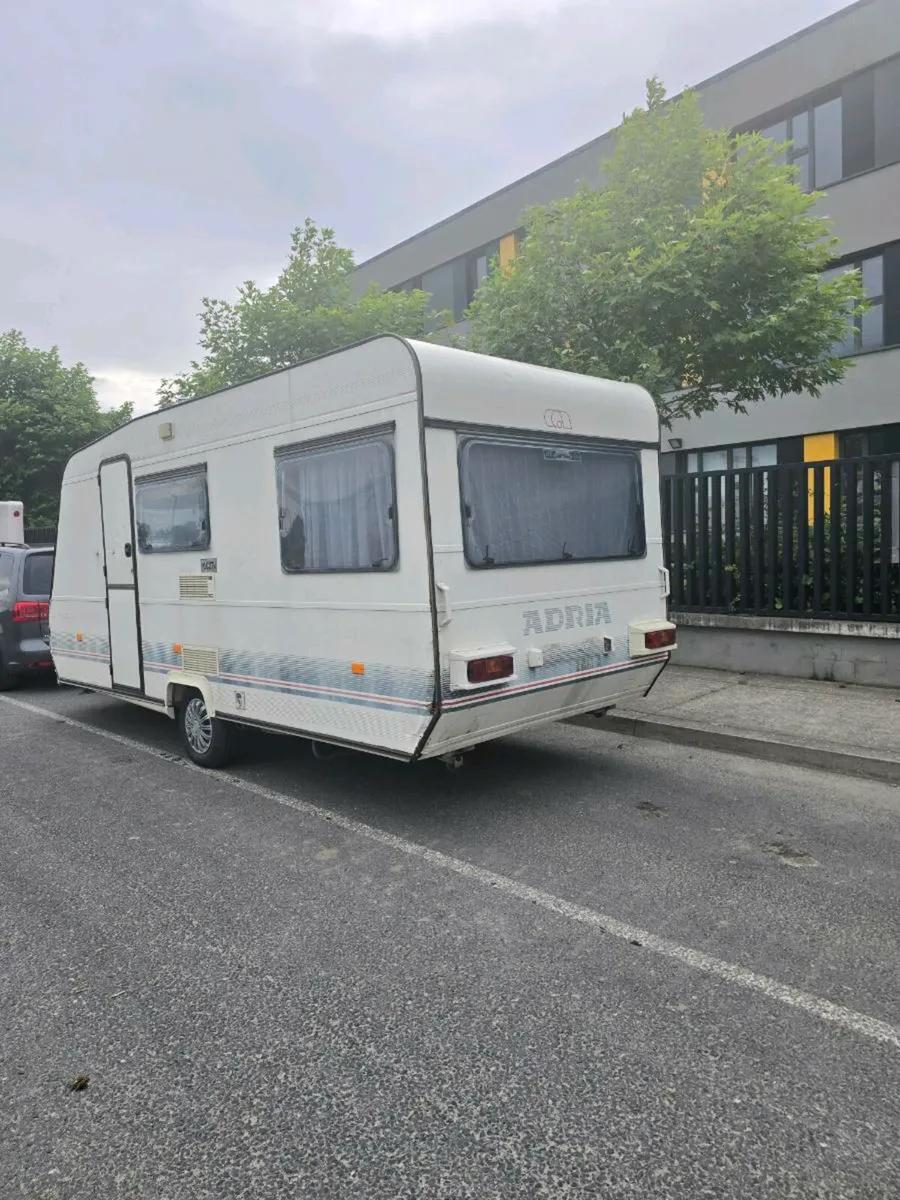 Caravan - Image 3