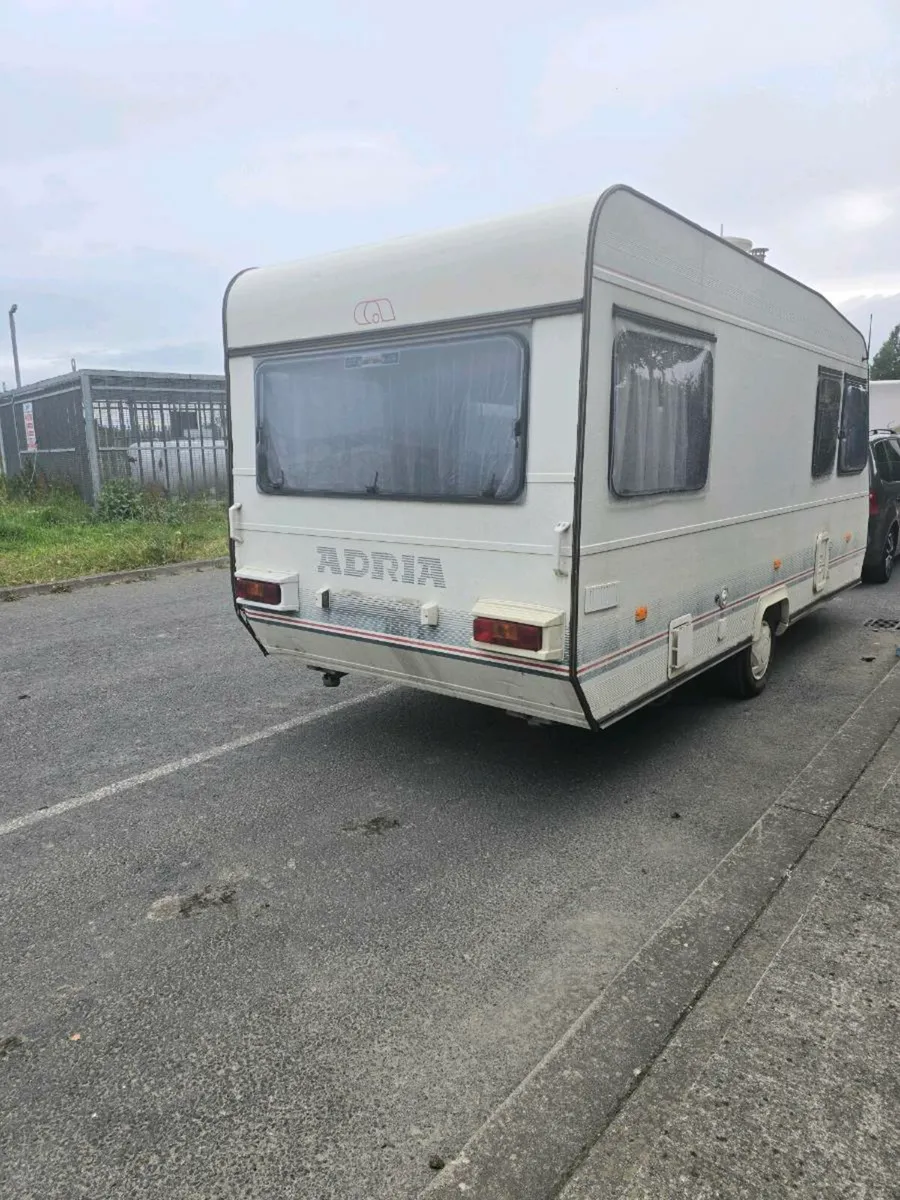 Caravan - Image 4