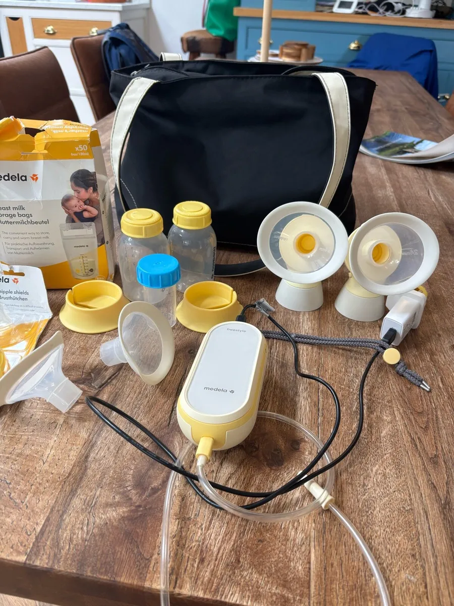 Medela Freestyle Hands-Free breast pump - Image 1