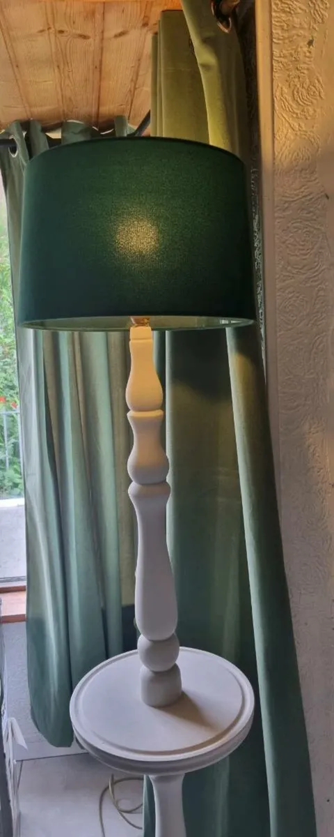 VINTAGE STANDARD SHELF LAMP - Image 2