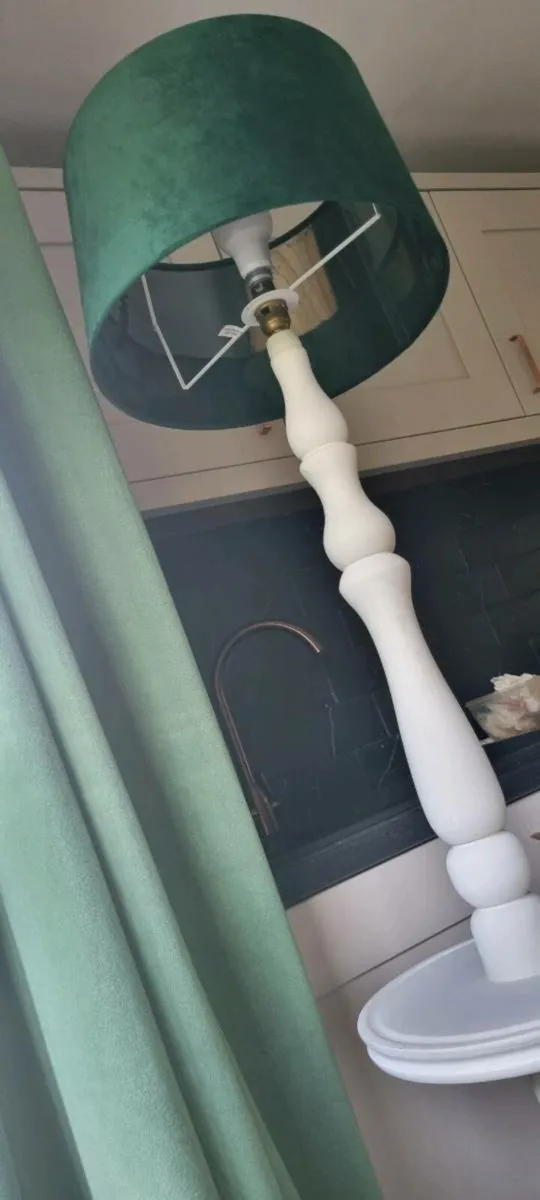 VINTAGE STANDARD SHELF LAMP - Image 3