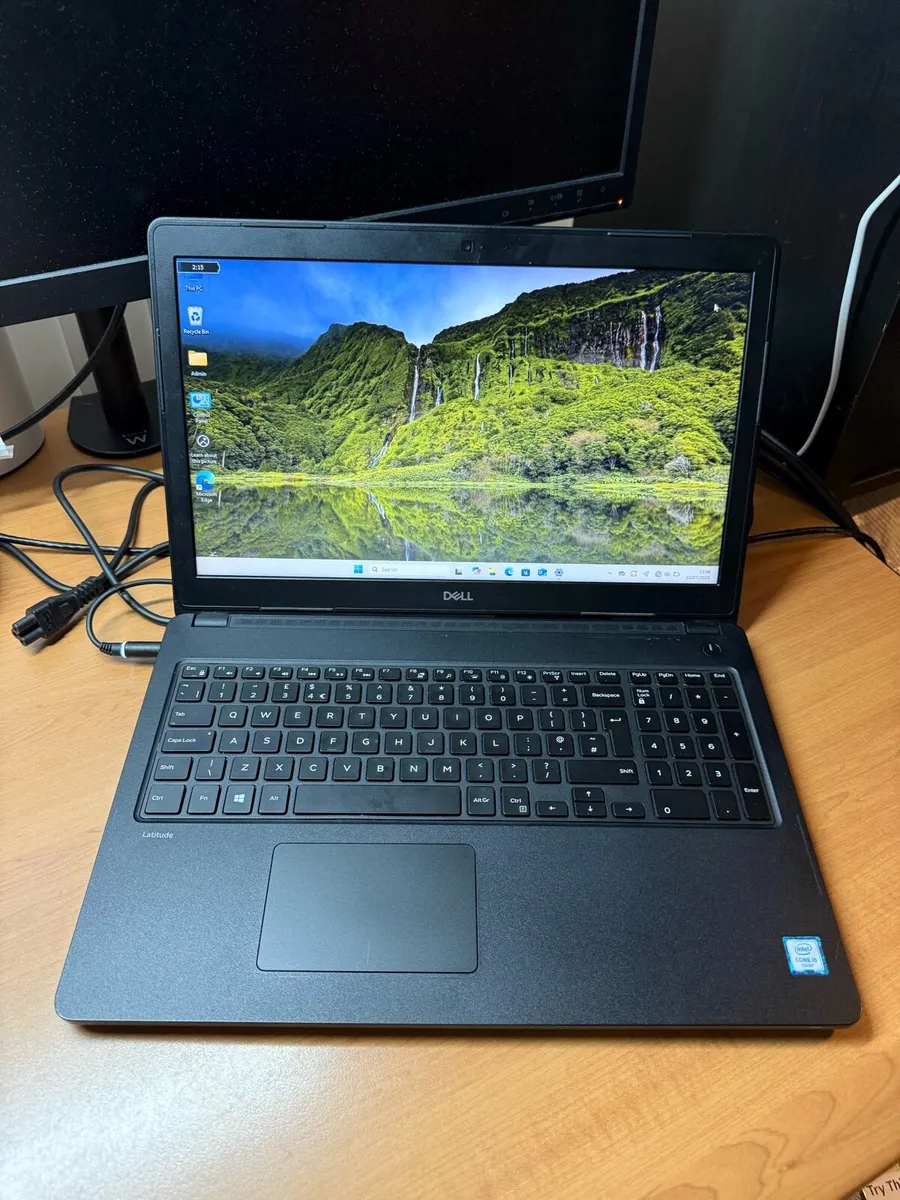 Dell laptop i5 pro 16-256 win 11 pro - Image 1