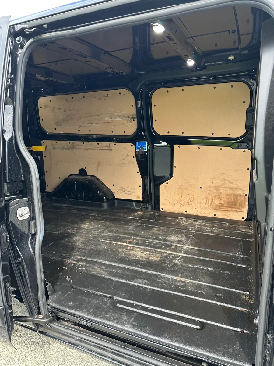 Ford Transit Custom Limited Auto 2020 - Image 4