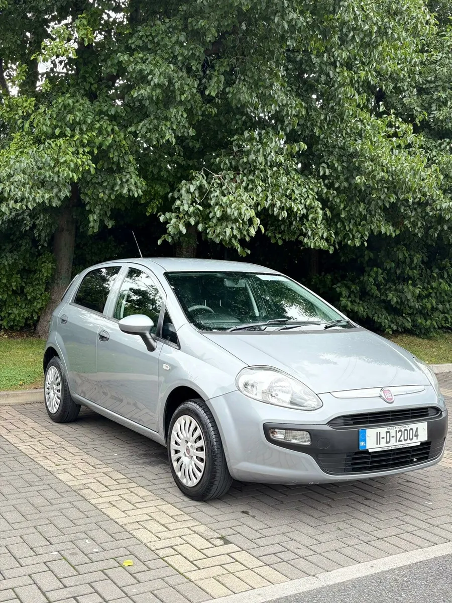 FIAT PUNTO 2011 - Image 2