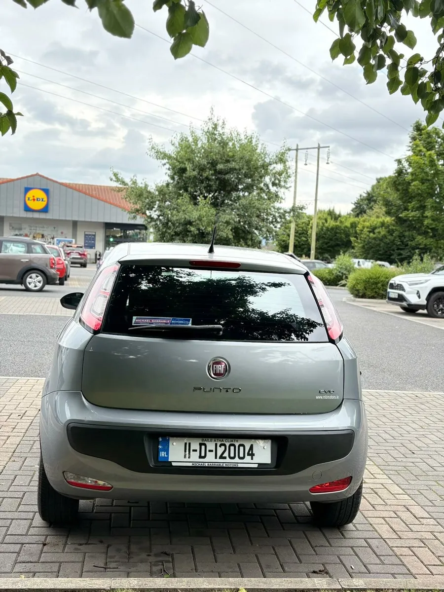 FIAT PUNTO 2011 - Image 4