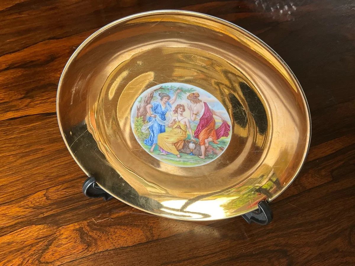 Victorian Gold Plate with Centre Design - Image 3