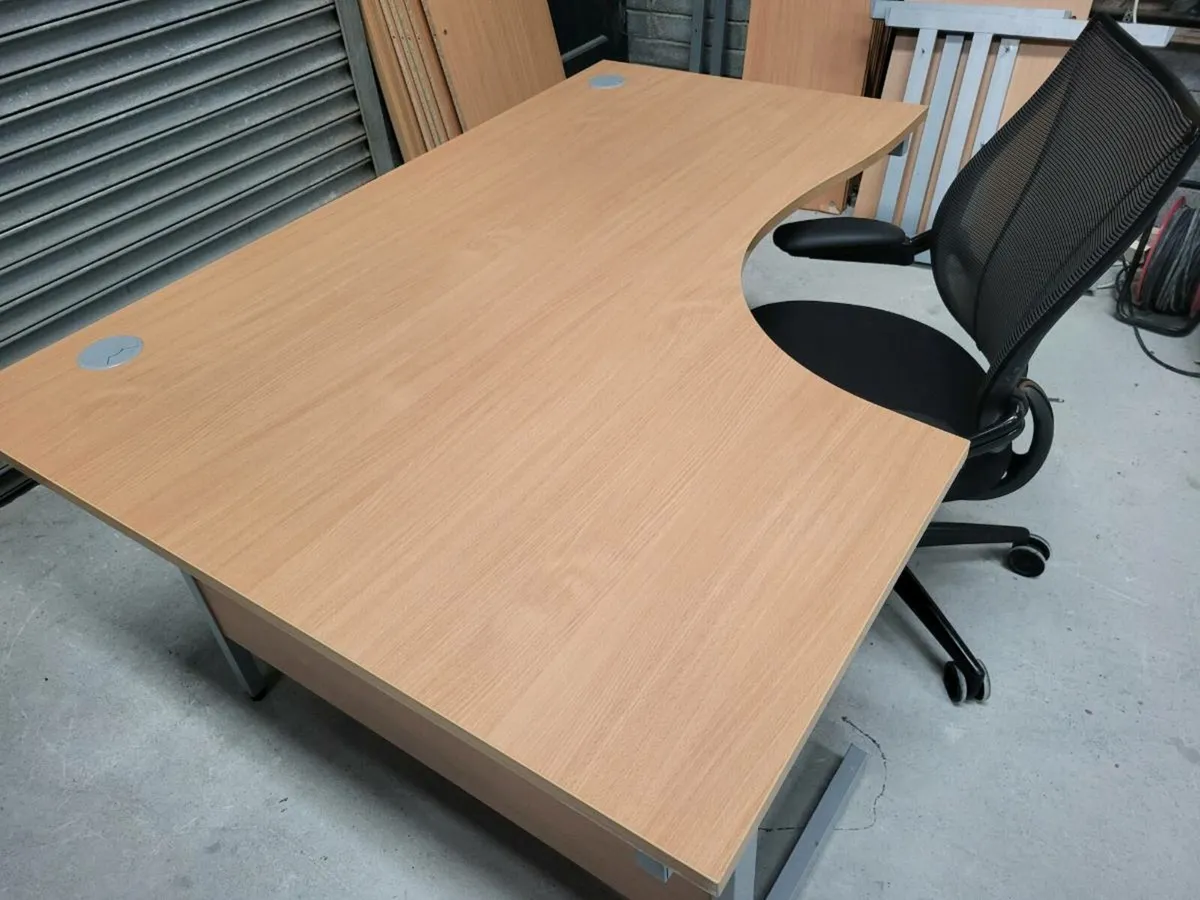 High Quality Desk/Humanscale Chair Sets. - Image 3