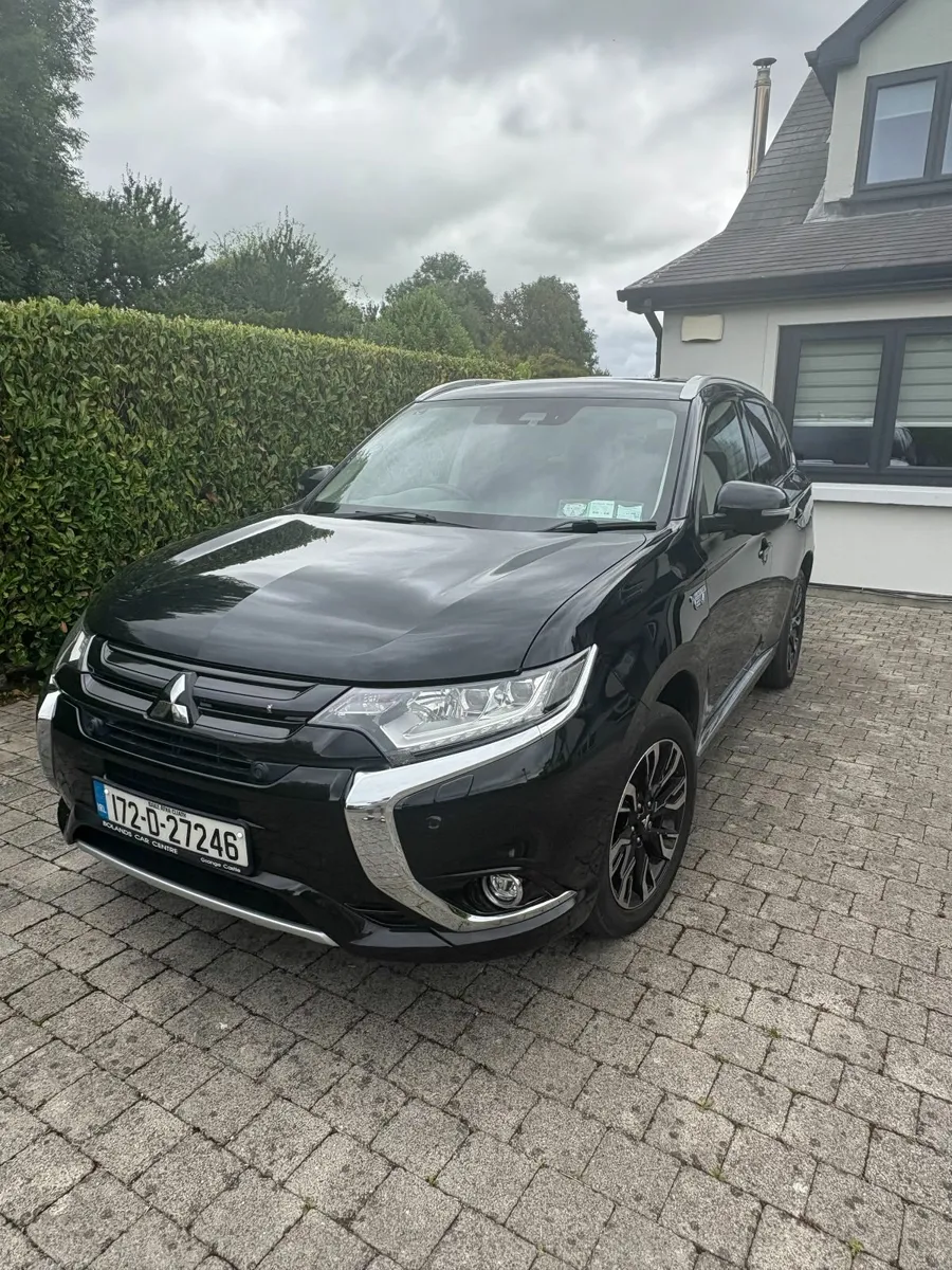 Mitsubishi Outlander 2017 - Image 1