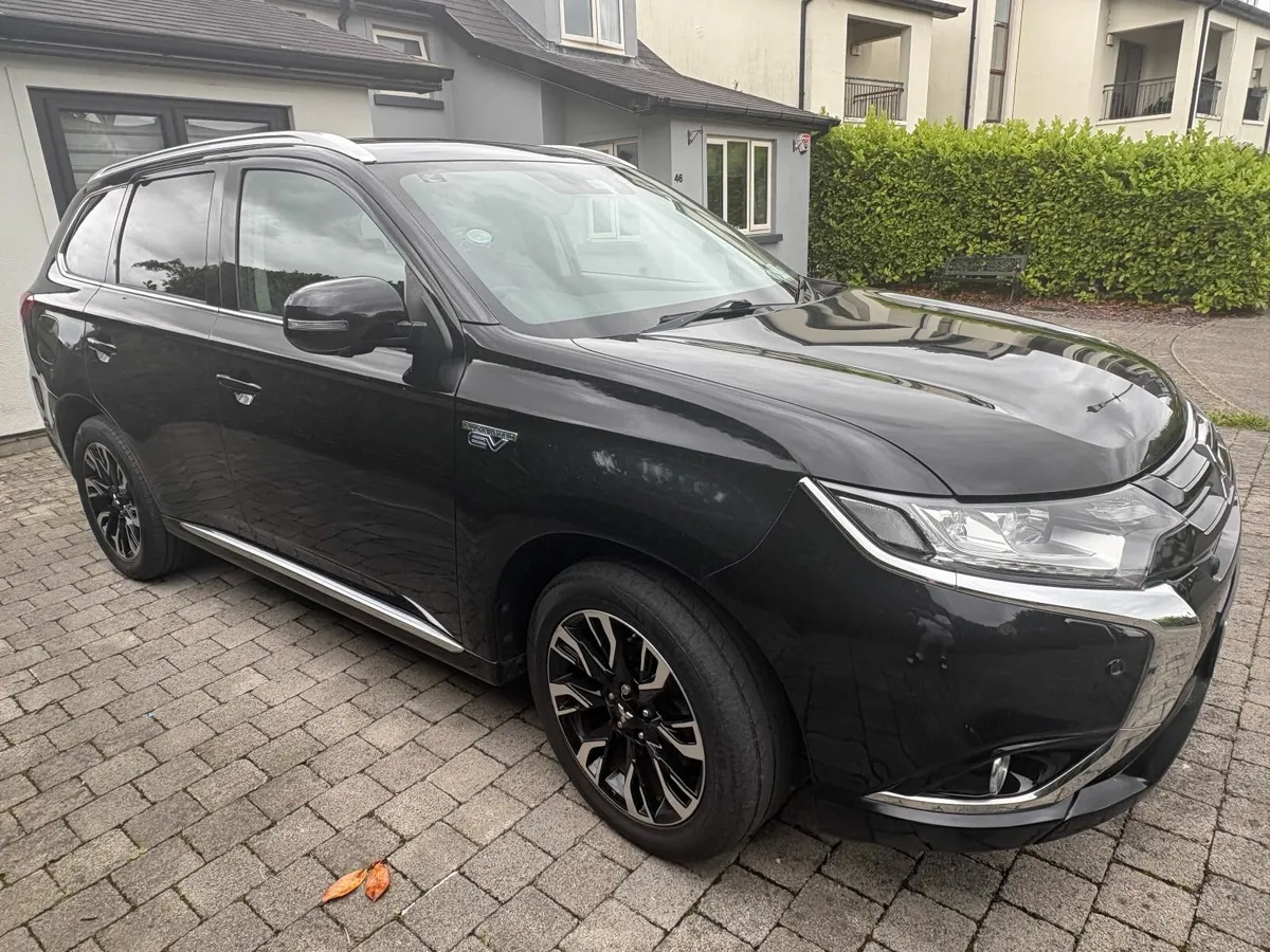 Mitsubishi Outlander 2017 - Image 2