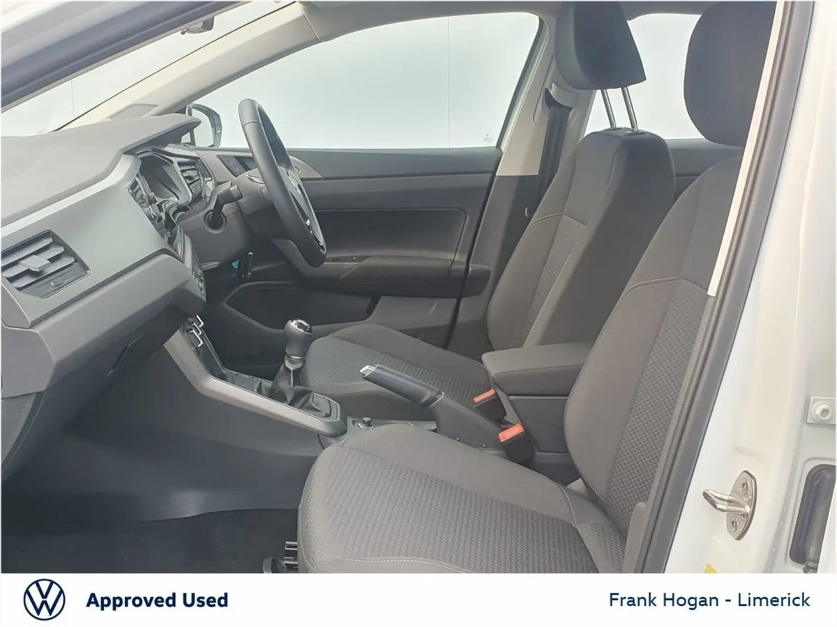 Volkswagen Polo 1.0 TSI 80hp CL - Call/text Larry - Image 4