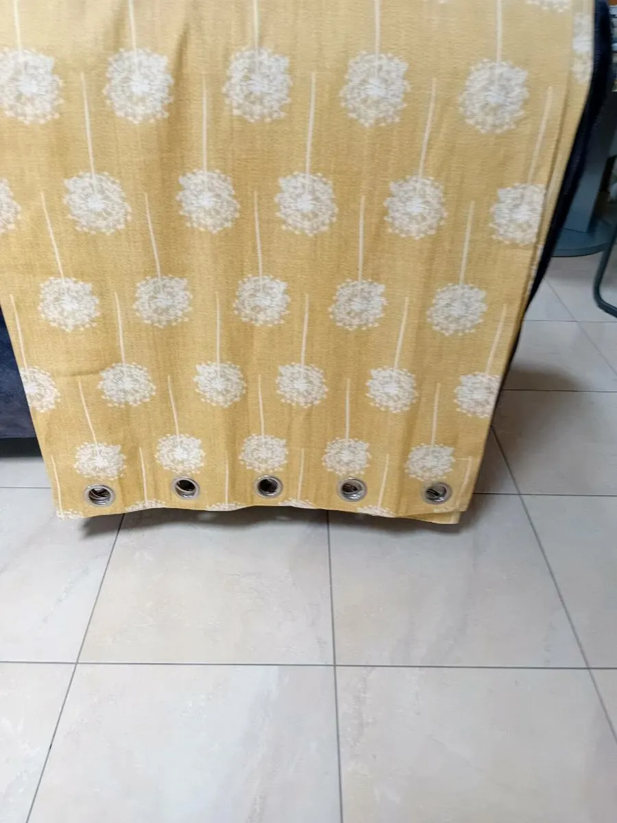 2 PAIRS LINED CURTAINS