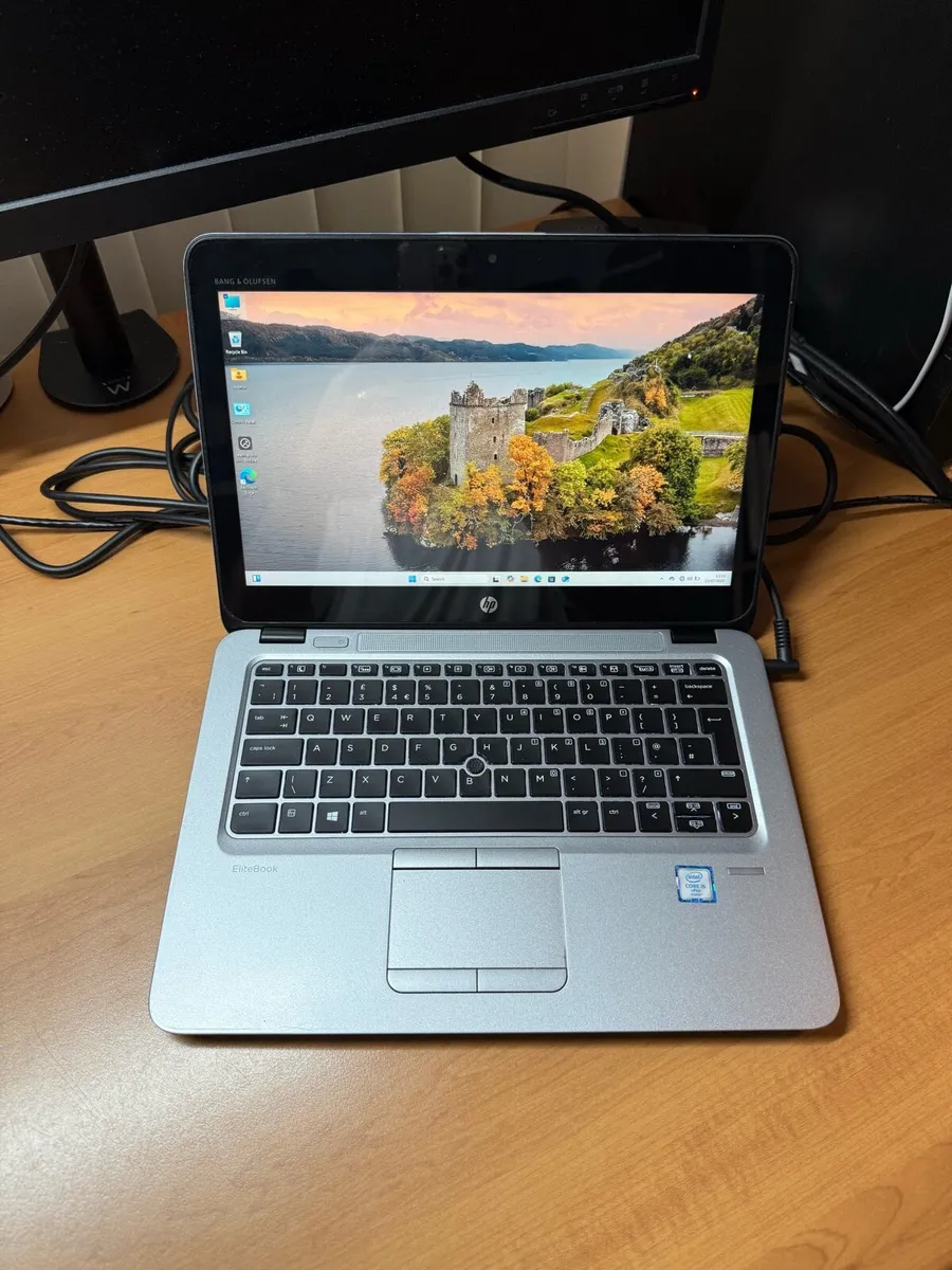 HP i5 16-500SSD Touchscreen w11 - Image 1