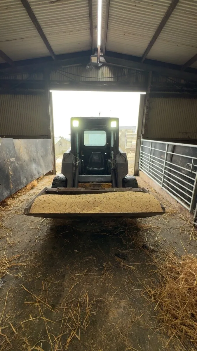 New Holland LS160 Skid Steer - Image 4