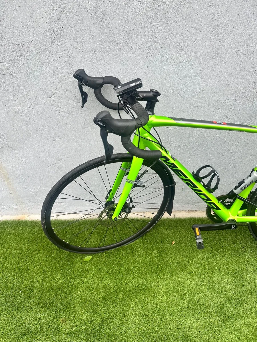 Merida Scultura 200D road bike - Image 2