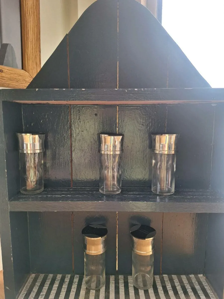 Spice rack - Image 1