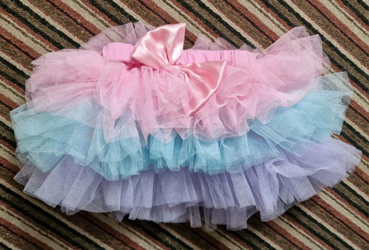 4 baby skirts - Image 2