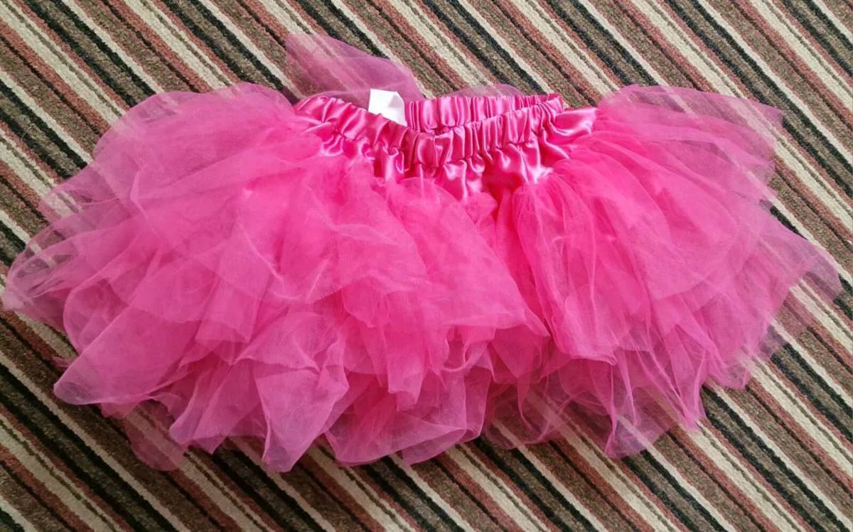 4 baby skirts - Image 3