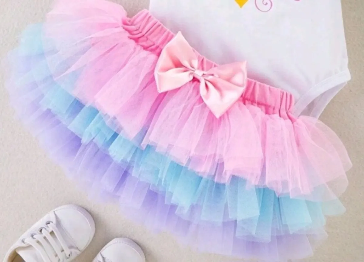 4 baby skirts - Image 1