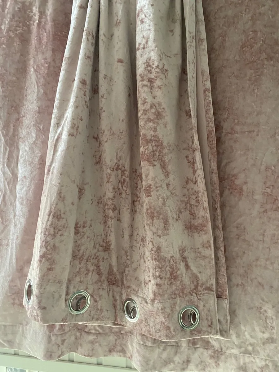 Bedroom curtains - Image 1
