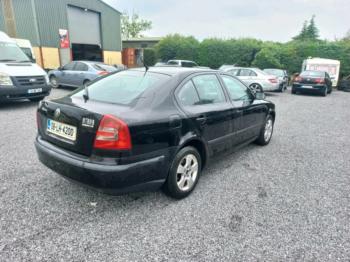 Skoda Octavia ( READ ADD)   PRICE 555 E - Image 4