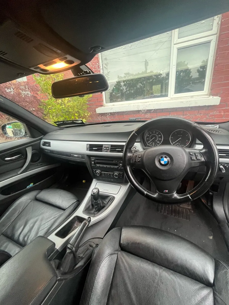 BMW E90 318D - Image 2