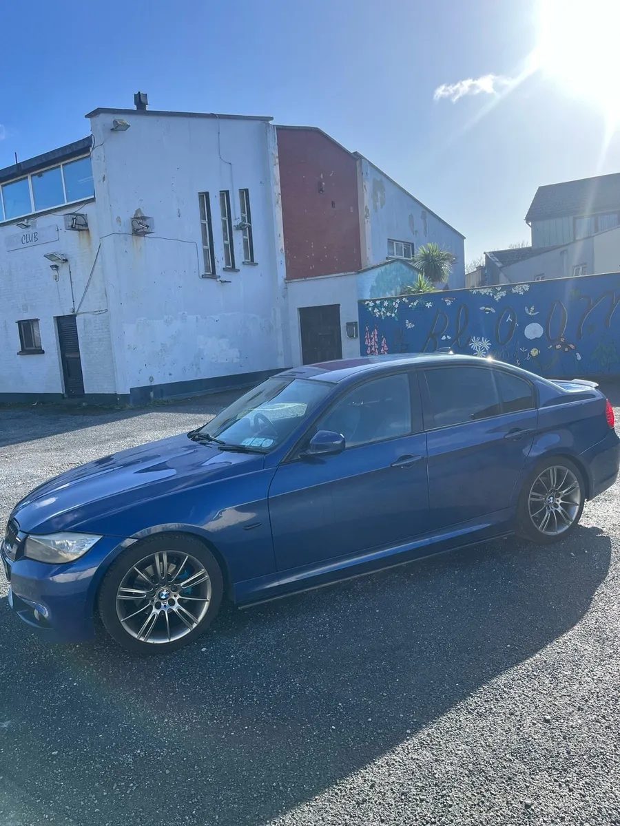 BMW E90 318D - Image 1