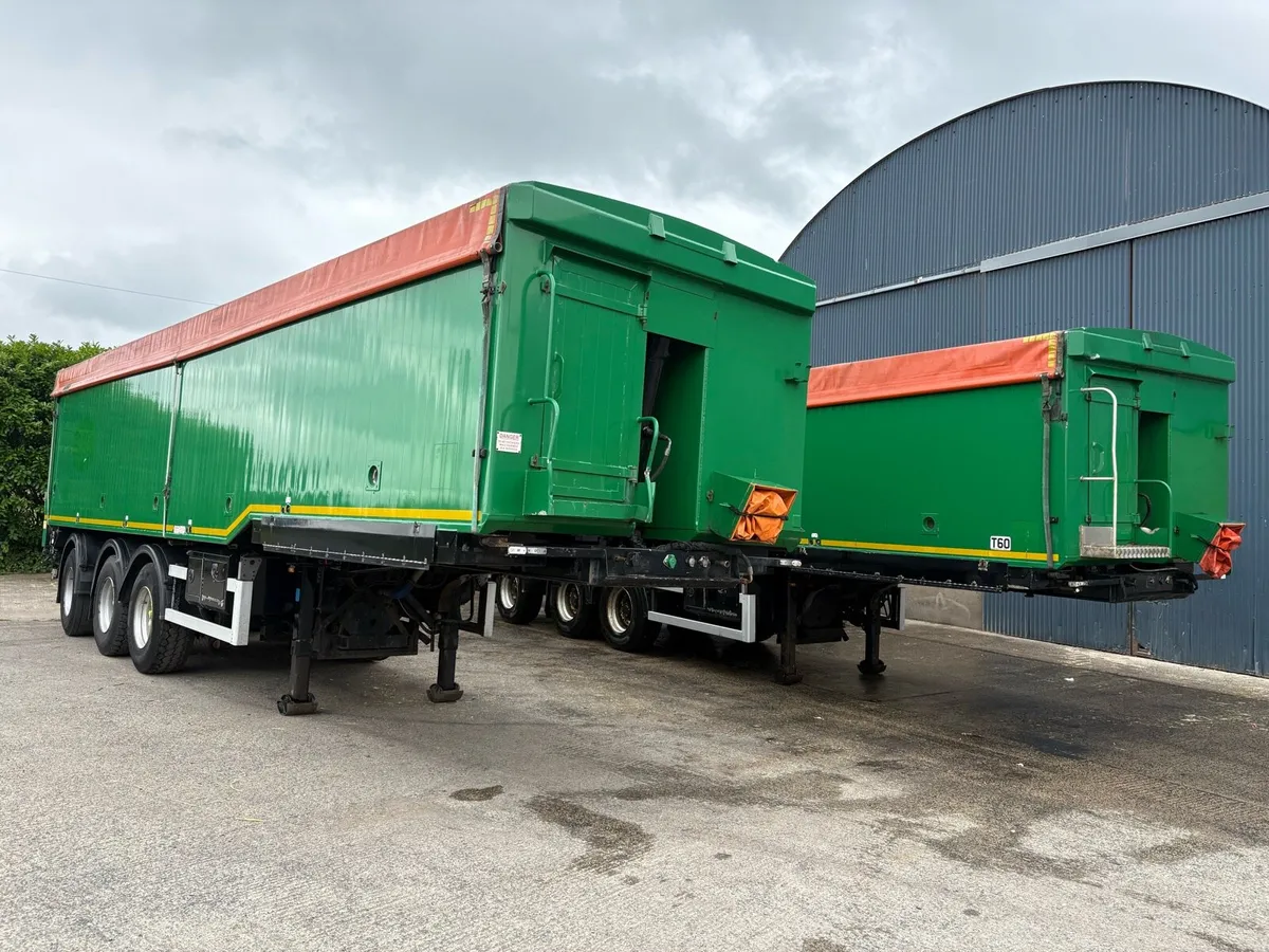 2010 Muldoon Triaxle Bulk Blower Rear Steer - Image 1