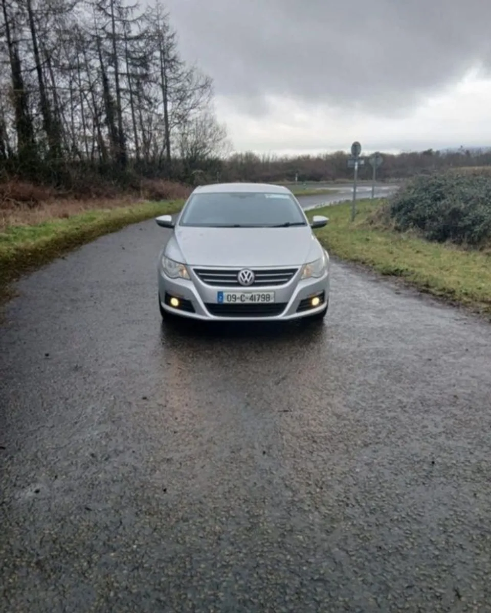 2009 Volkswagen Passat CC Diesel - Image 2