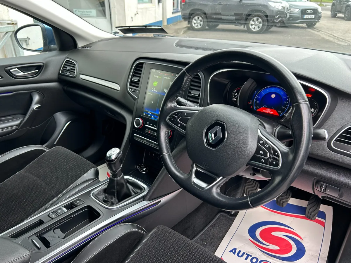 Renault Megane. NCT 04/27 - Image 3