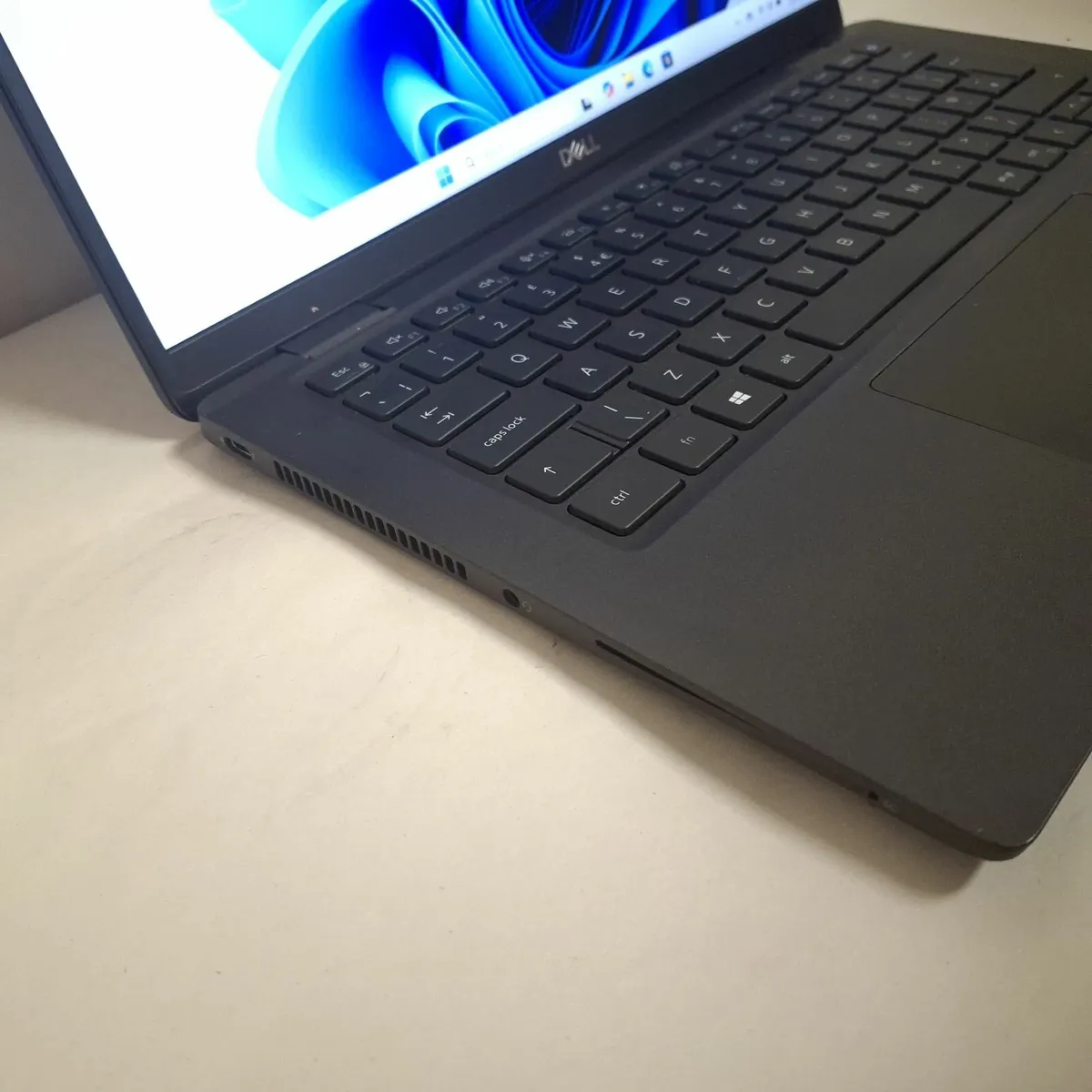 Dell Latitude 7420 | i5-1145G7 | 8GB RAM | 256GB S - Image 3