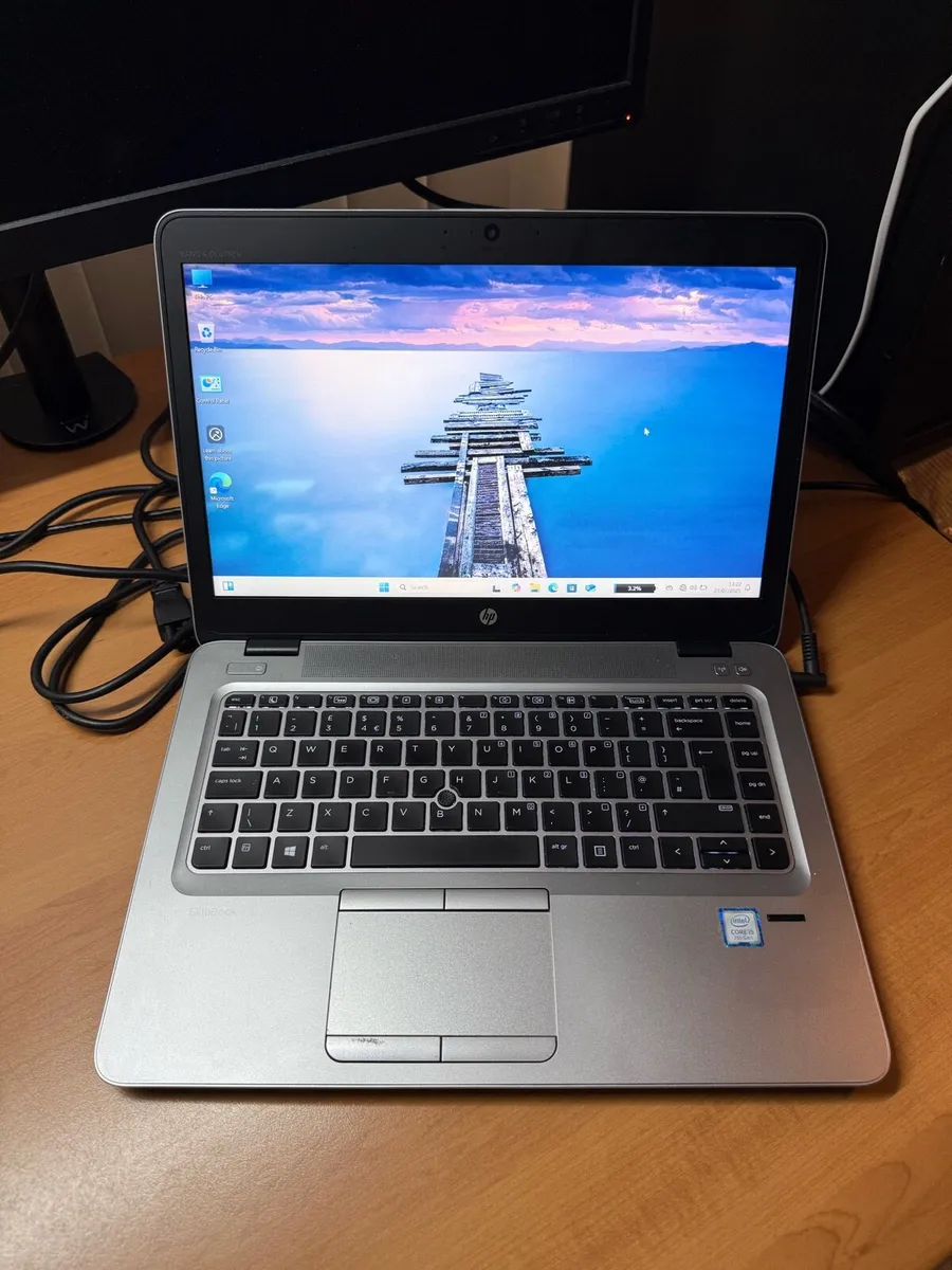HP laptop i5 pro 16-256 win 11 - Image 1