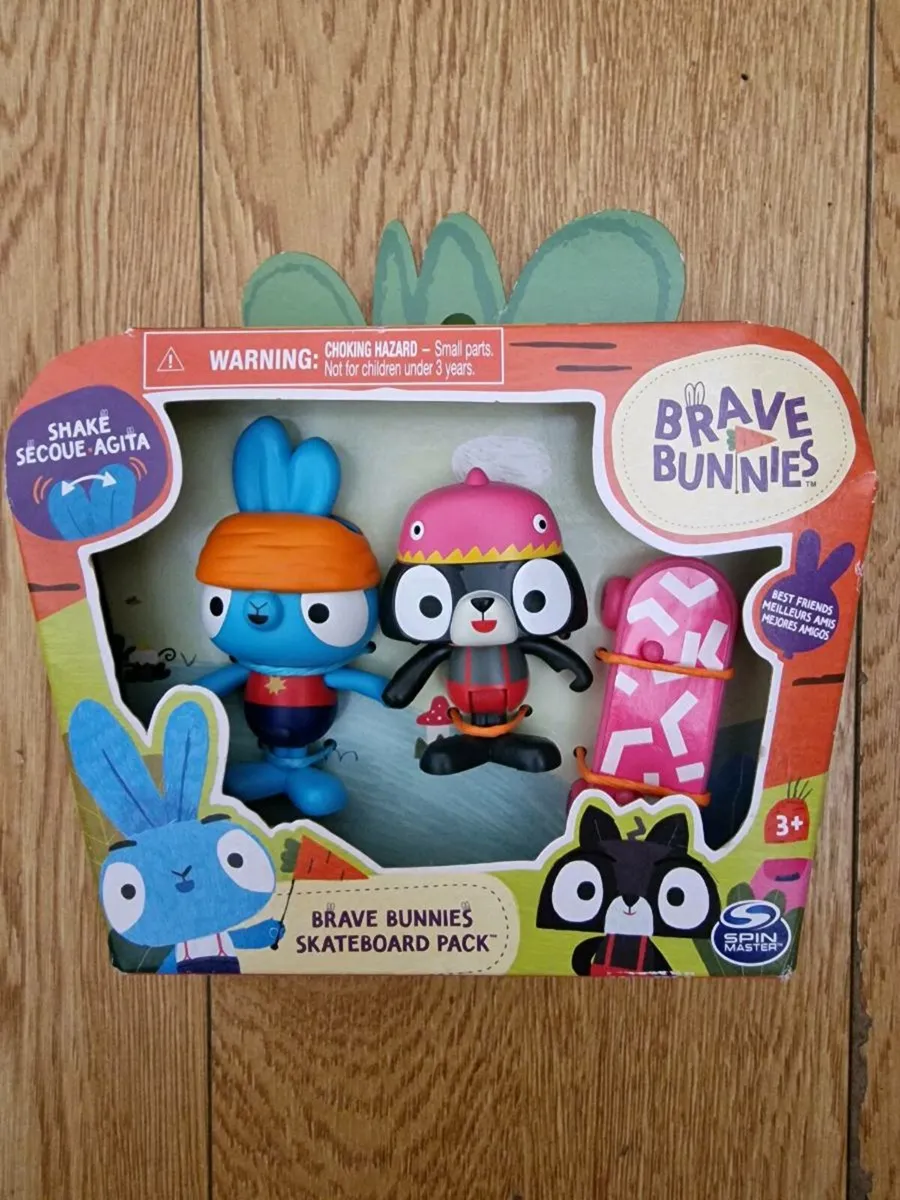 Brave Bunnies 2 Figures With Skateboard Pack Actio - Image 1