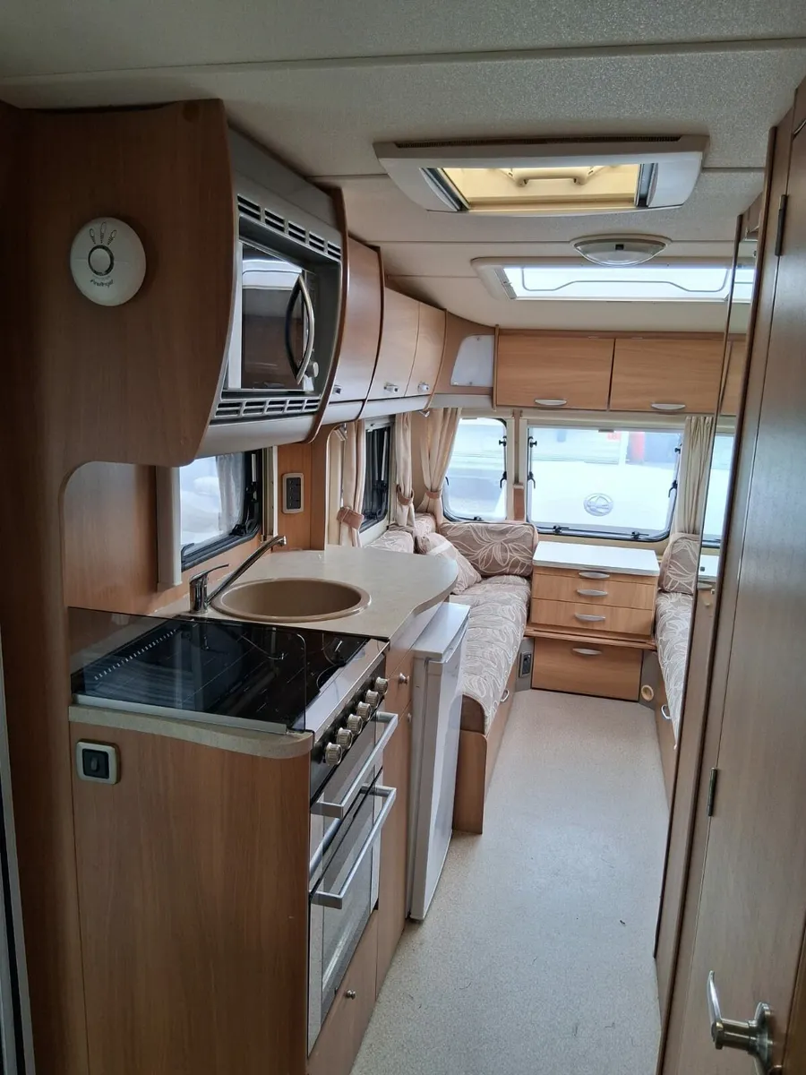 Caravan - Image 1