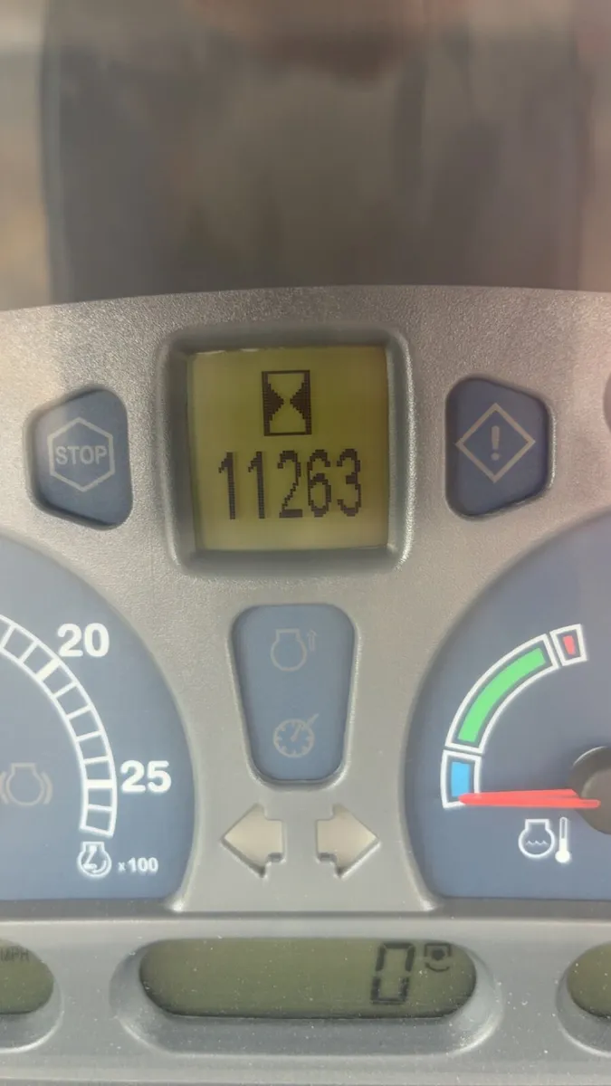New Holland T6030 2007 - Image 3