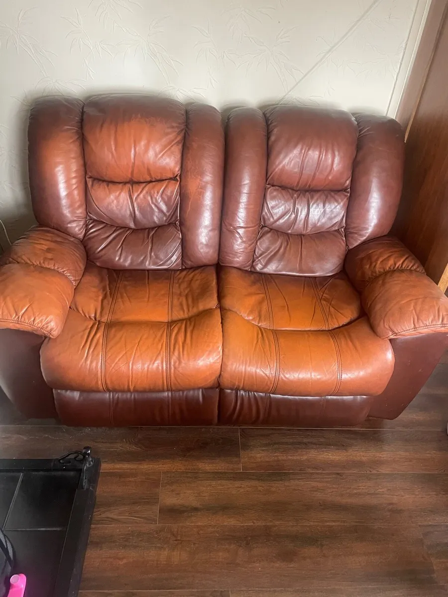 Leather couch - Image 2