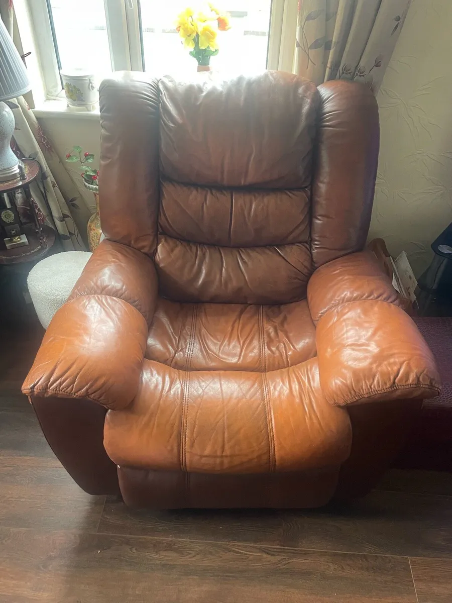 Leather couch - Image 3