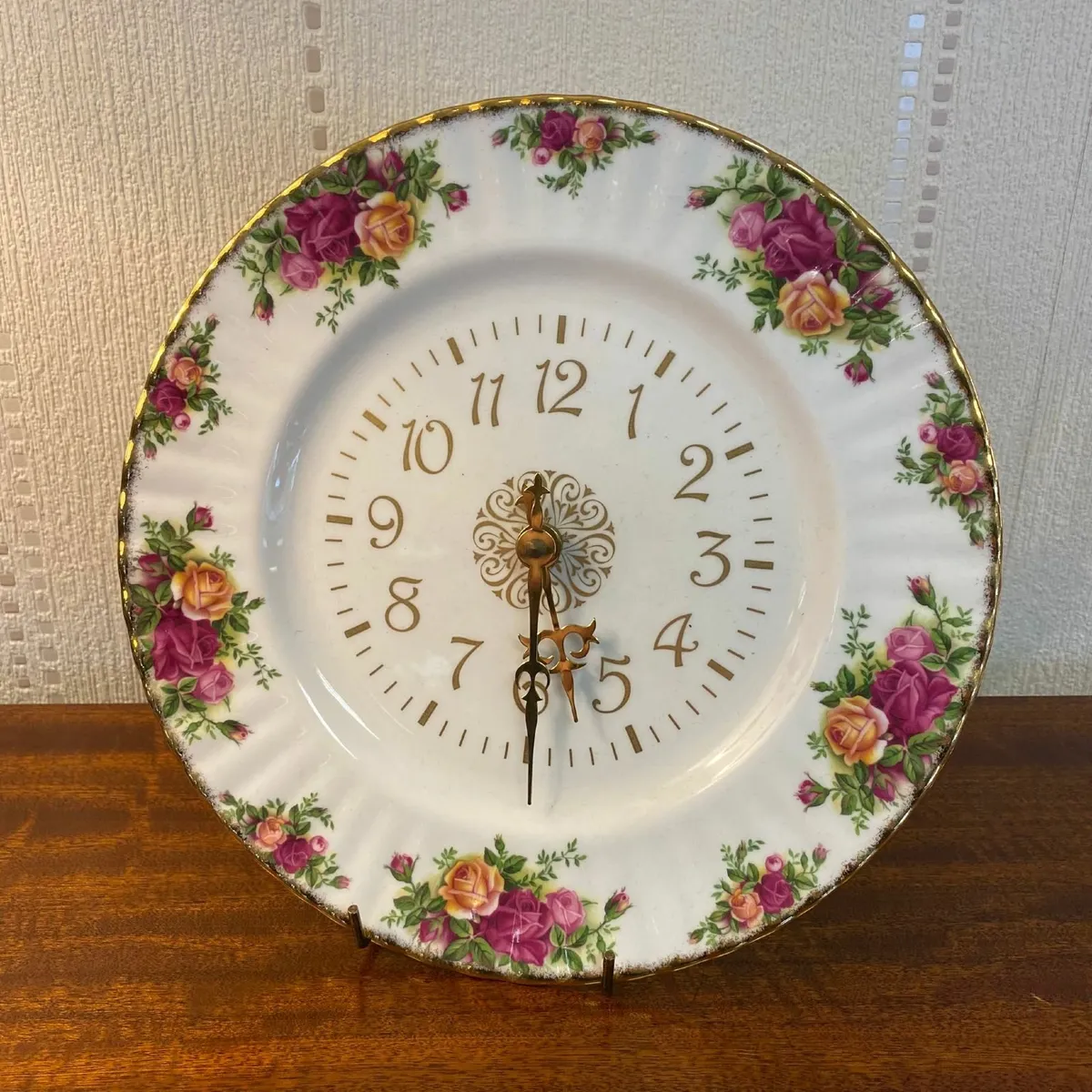 Old Country Roses Royal Albert Bone China - Standi - Image 1