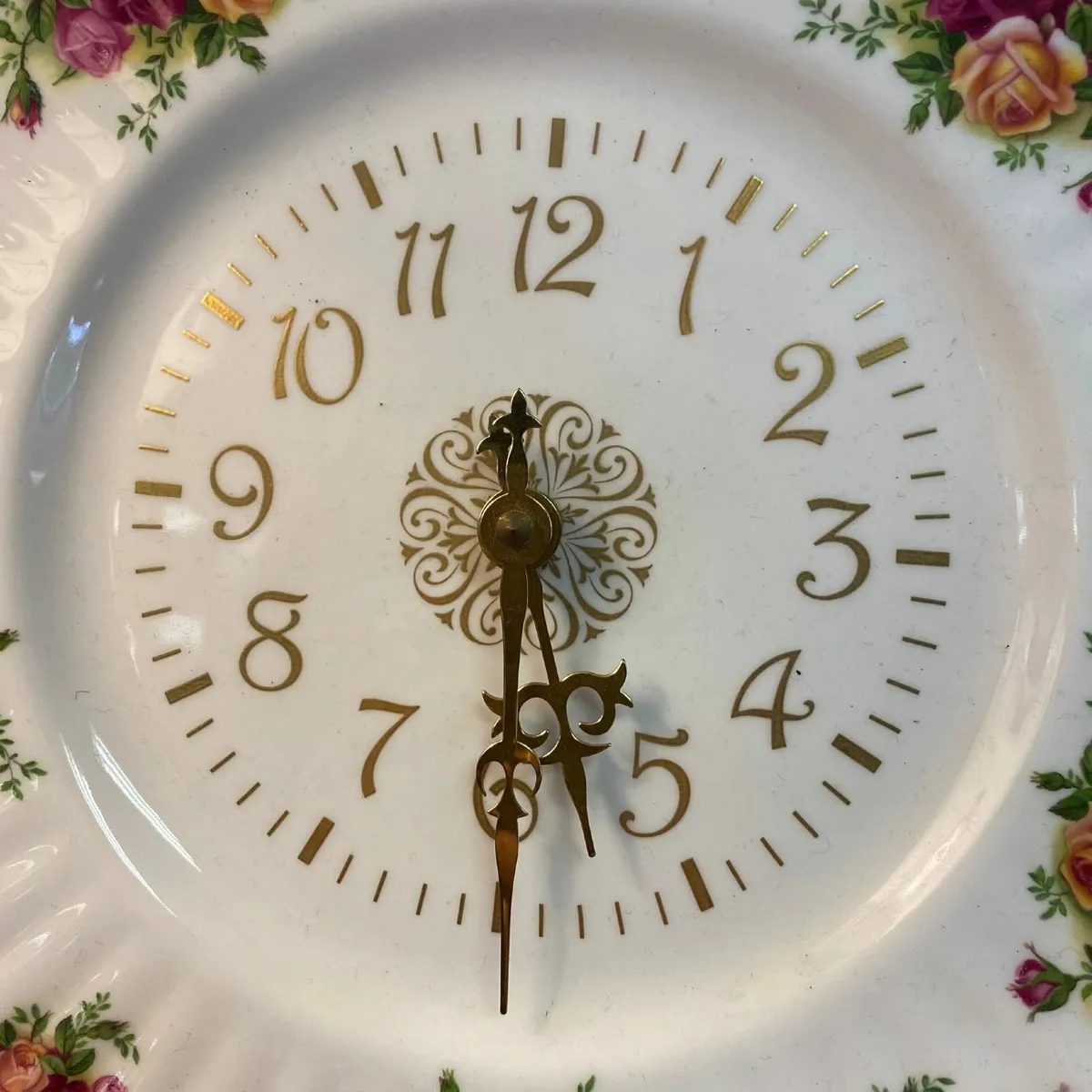 Old Country Roses Royal Albert Bone China - Standi - Image 4