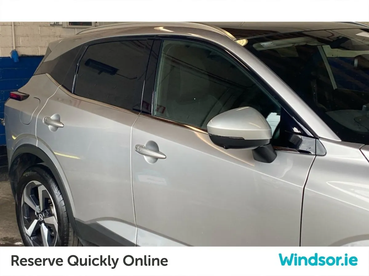 Nissan QASHQAI 1.3 PET Mild Hybrid SV Premium  pr - Image 3