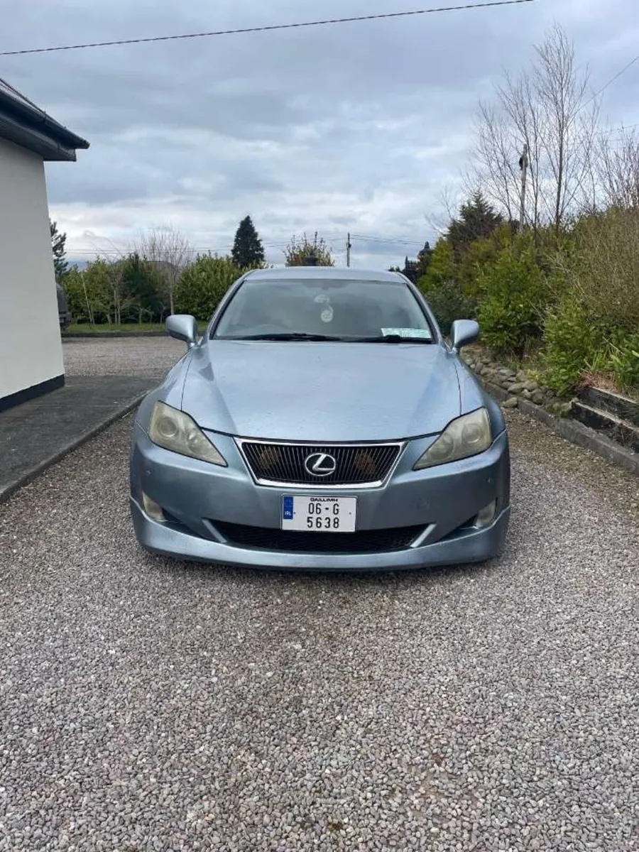 Lexus is250 - Image 4