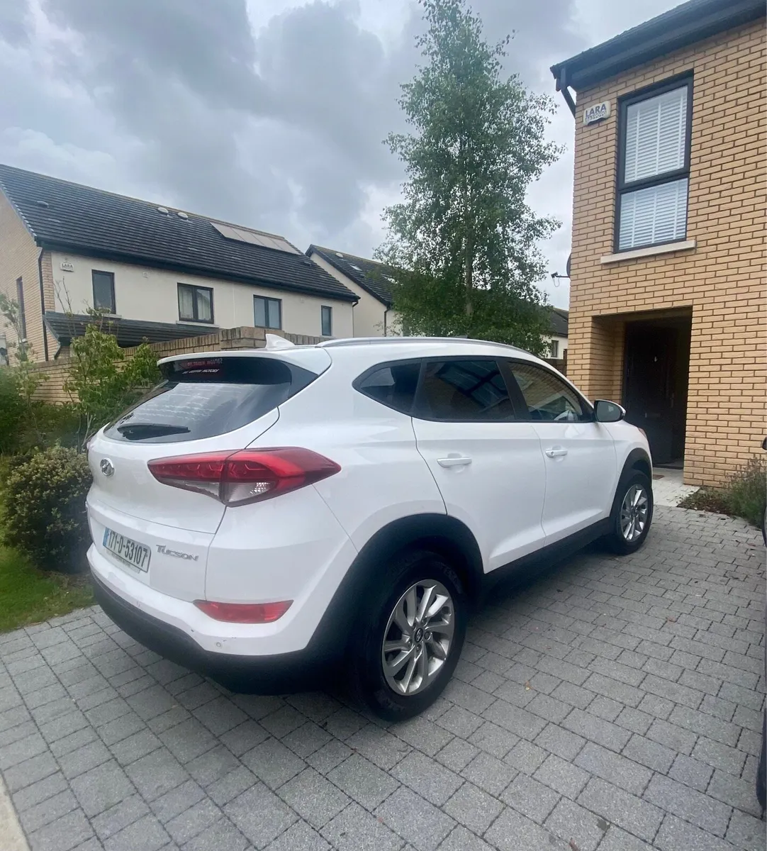 171 Hyundai Tucson 1.7 Diesel S.E NAV BLD 5DR - Image 3