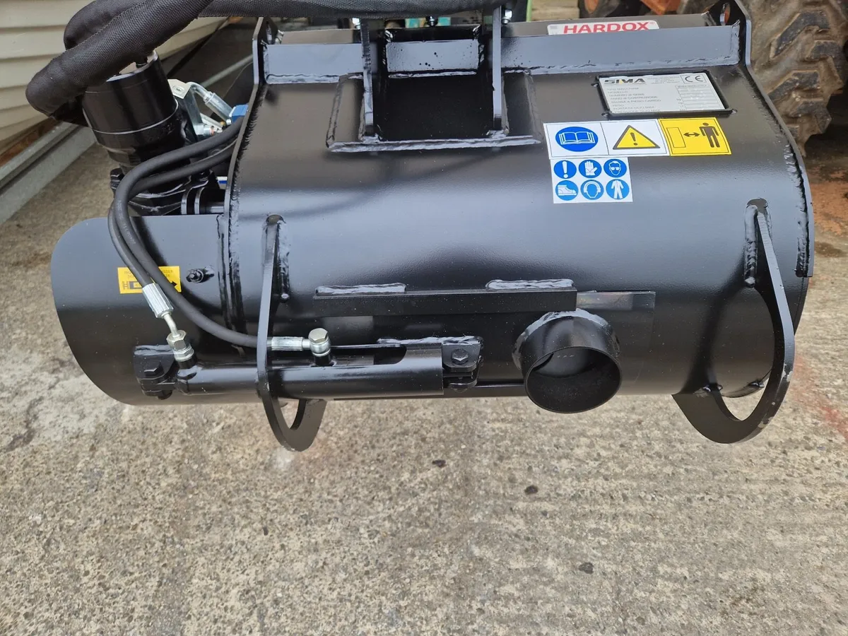 Mini Digger Concrete Mixer Bucket - Image 3