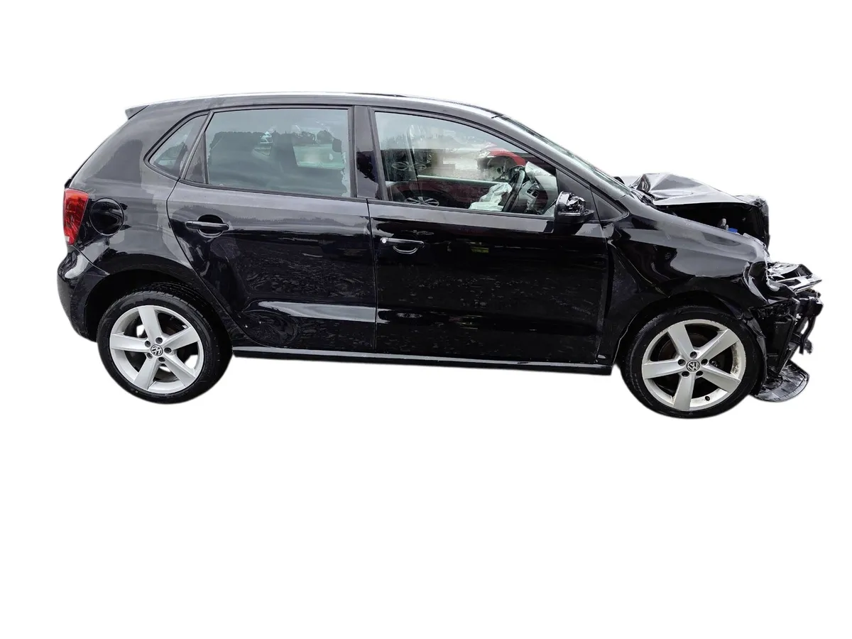 2014 VOLKSWAGEN POLO For Breaking/Dismantling - Image 2