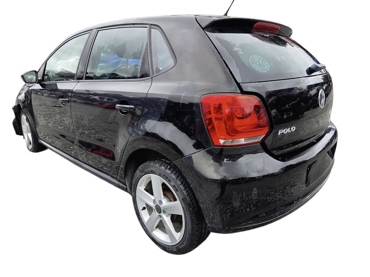 2014 VOLKSWAGEN POLO For Breaking/Dismantling - Image 3