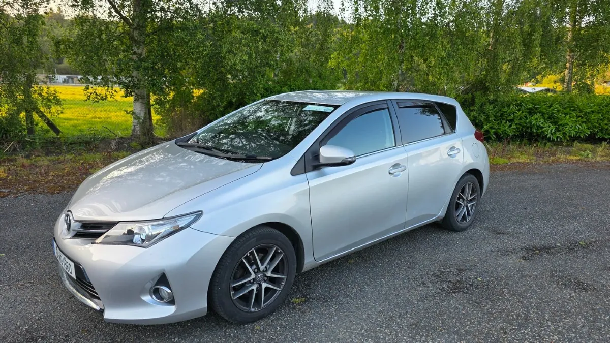 Toyota Auris 2015 - Image 1