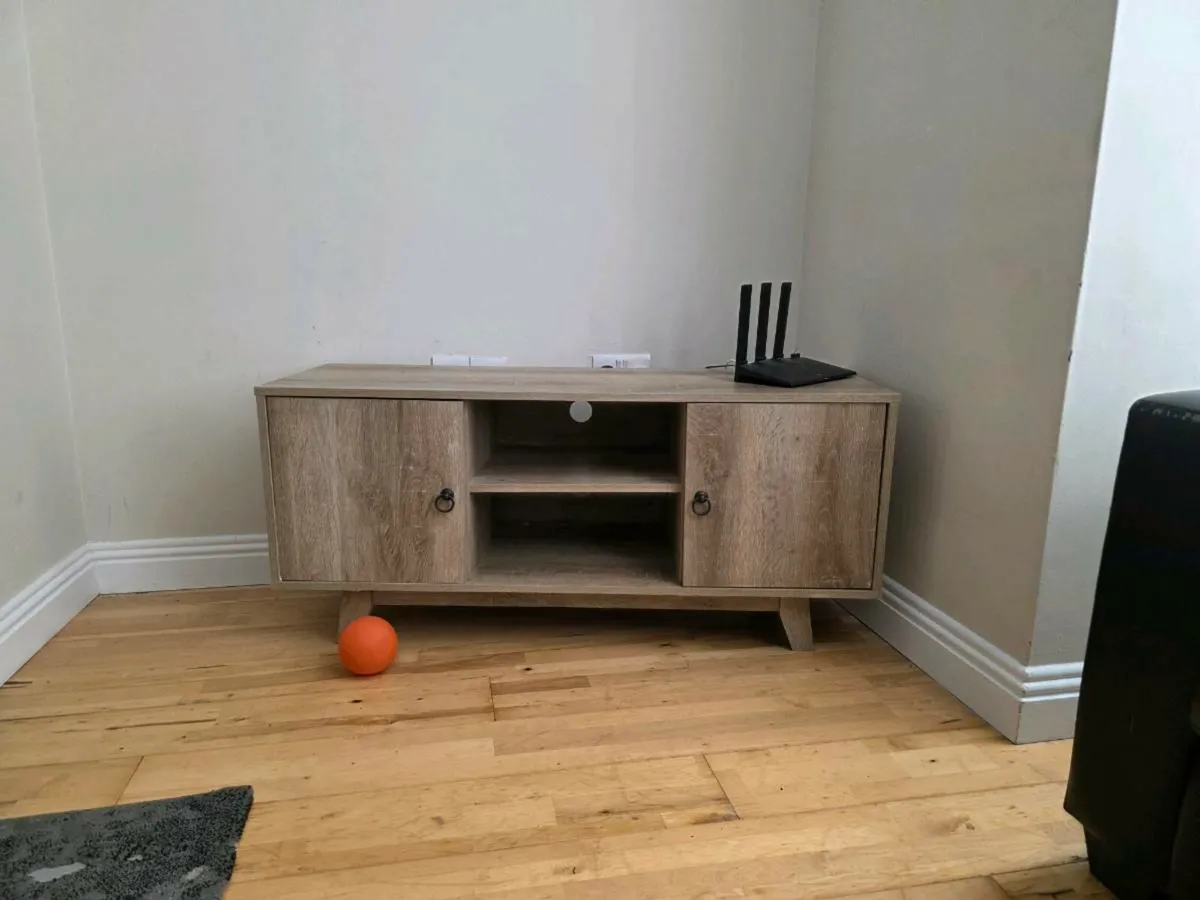 Tv stand