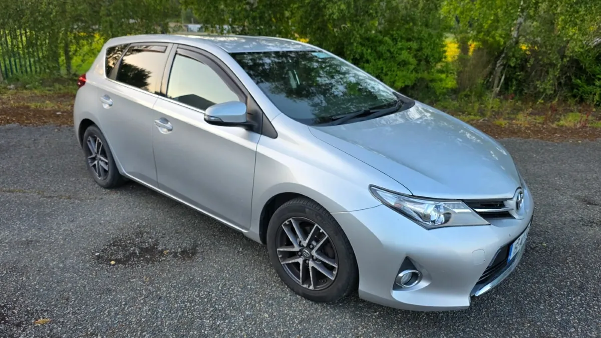 Toyota Auris 2015 - Image 3